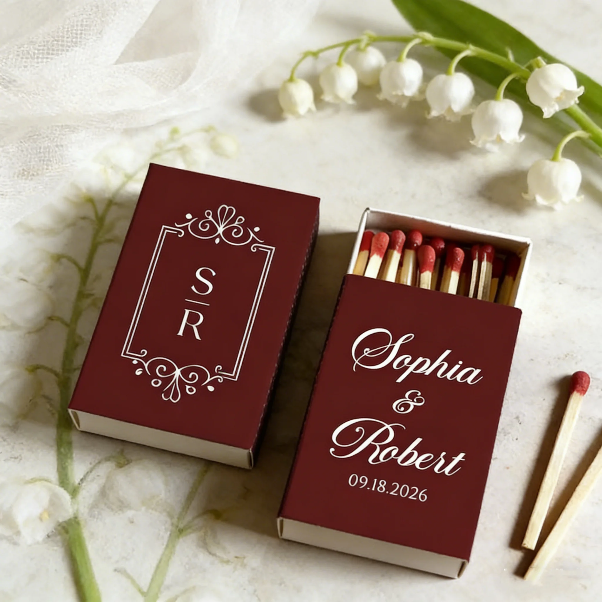 

Минималистичные свадебные коробочки для спичек с индивидуальной монограммой, персонализированные сувениры с инициалами для декора столов на приеме.