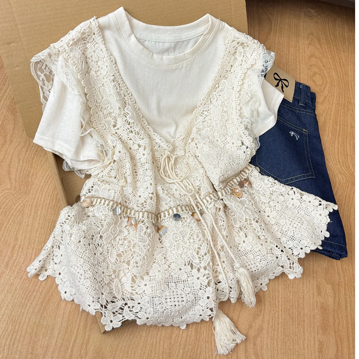 

Bohemian Style Versatile Fake Two-Piece T-Shirt Women Summer Lazy Casual Slimming Lace Splicing Belted Top Casual Style