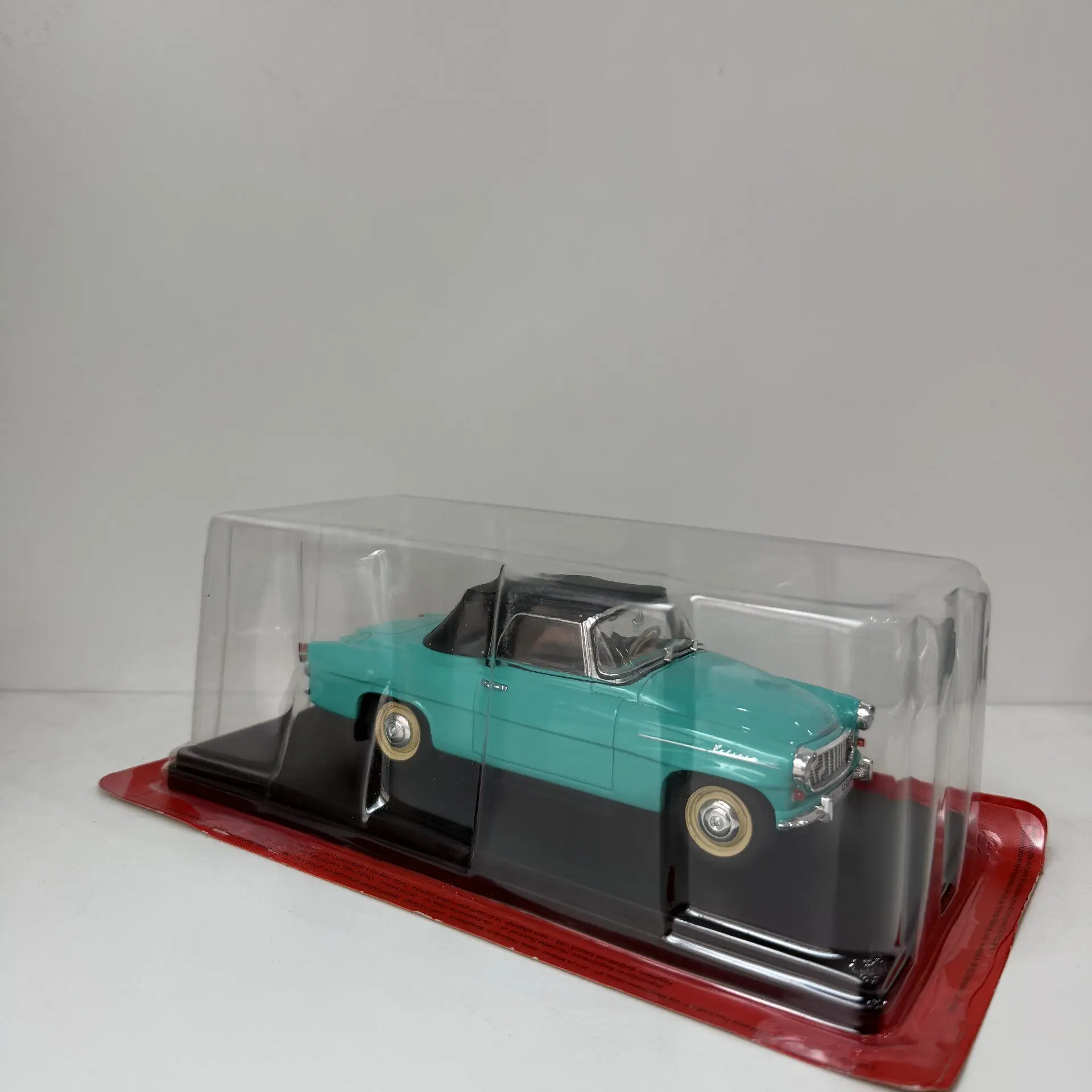 Diecast IXO 1/43 Scale SKODA FELICIA CABRIO 1959 T4 Alloy Car Model