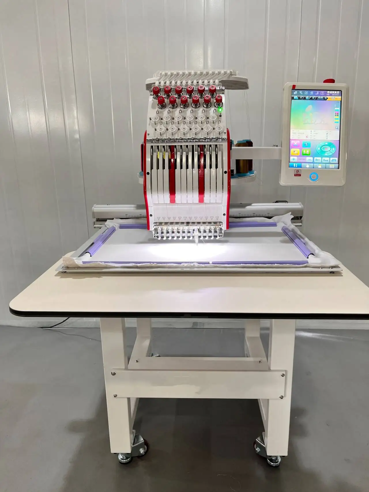 Yeshi Customize Colors and Logo Professional 9/12/15 Needles Automatic Computerized Single Head Embroidery Machine