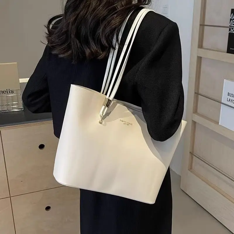 This Year's Popular Versatile Red Bridal Bag Women's Leather High-end Fashion Wedding Bag Large-capacity Tote Bag  New Handbags