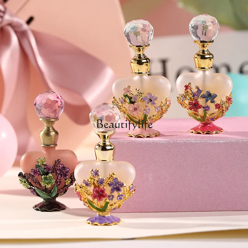 5 milliliter flower shaped bottle with exquisite drip glue edging, empty bottle