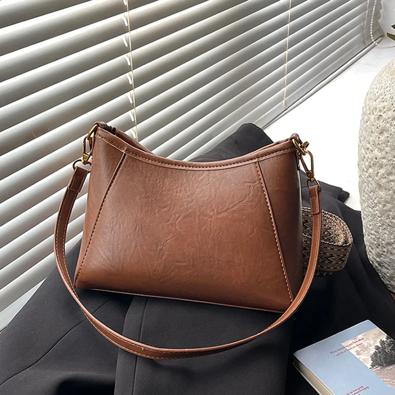 

Minimalist PU Leather Women's Messenger Bags New Trend Solid Color Shoulder Bag Autumn Winter Retro Commuter Underarm Pack