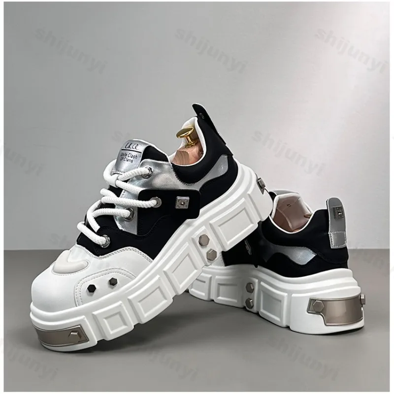 

Men Vulcanized Shoes Autumn New Comfortable Fashion Metal Decoration Casual Shoes Outdoor Non Slip Cross Tied Platform Sneakers
