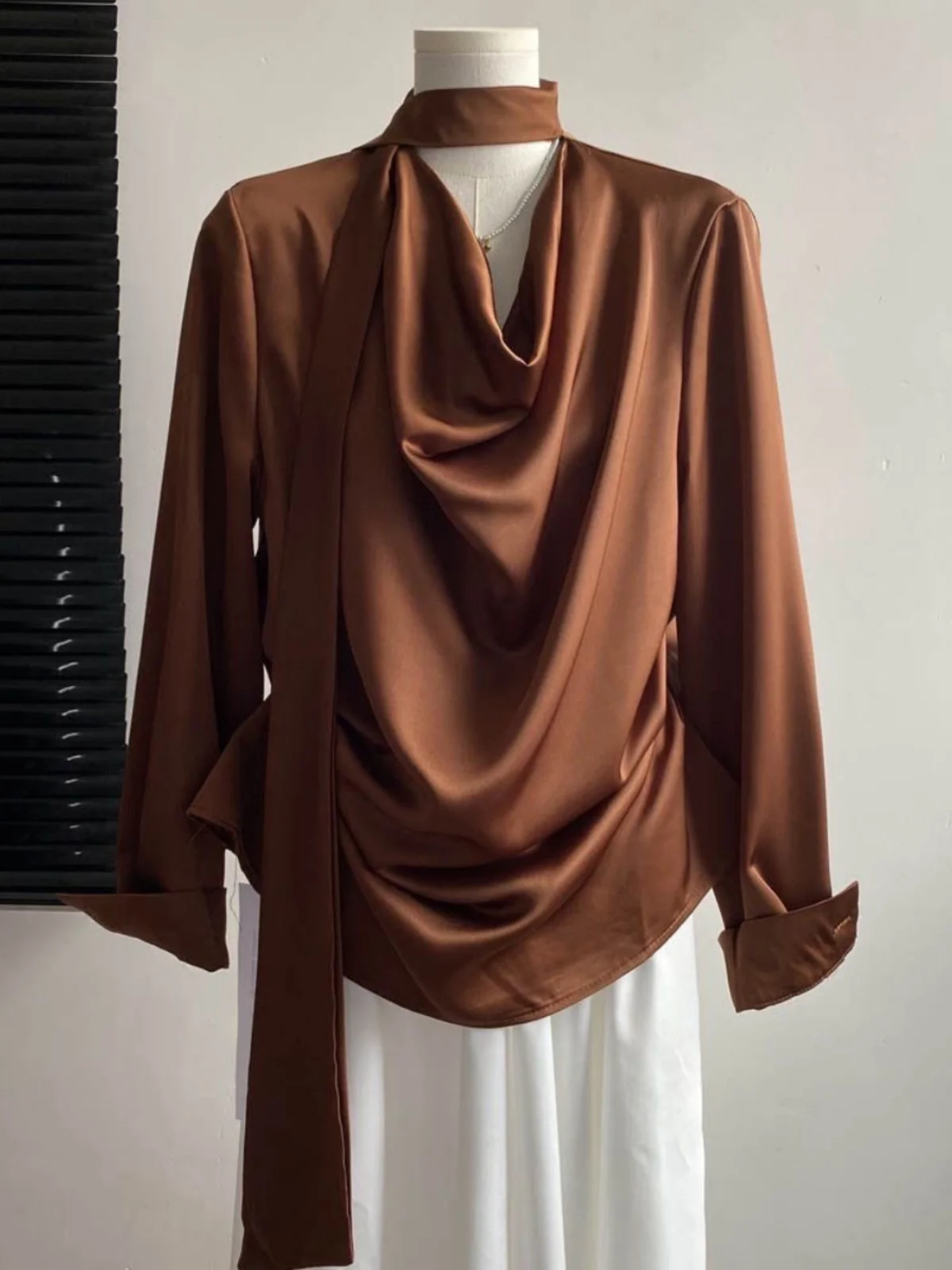 

Фиолетовая женская осенняя блузка с длинным рукавом, элегантный топ в винтажном стиле, свободный крой, V-образный вырез, для повседневной носки