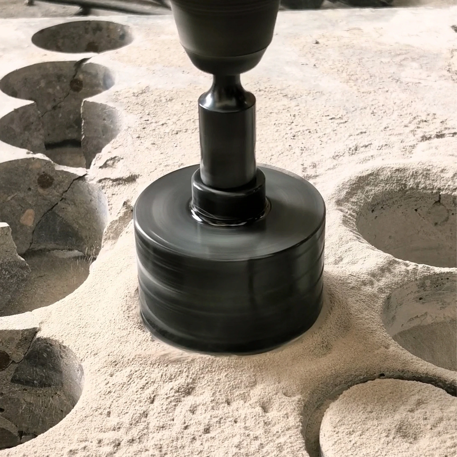 Trockenbohrer mit Diamantkern und SDS-Plus-Adapter für Ziegel, Mauerwerk, Beton, Zementblock, Stein, Granit und Marmor – Detail 9