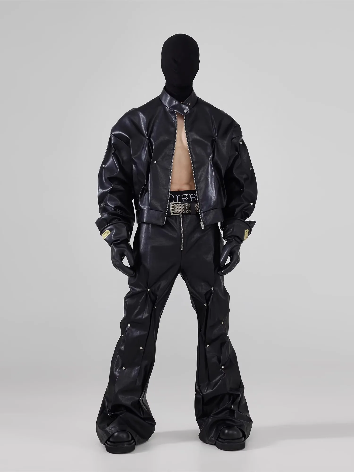 Mauroicardi Spring Autumn Cool Handsome Short Black Pu Leather Jacket Men Zipper Rivet Stand Collar Luxury Designer Clothes 2025