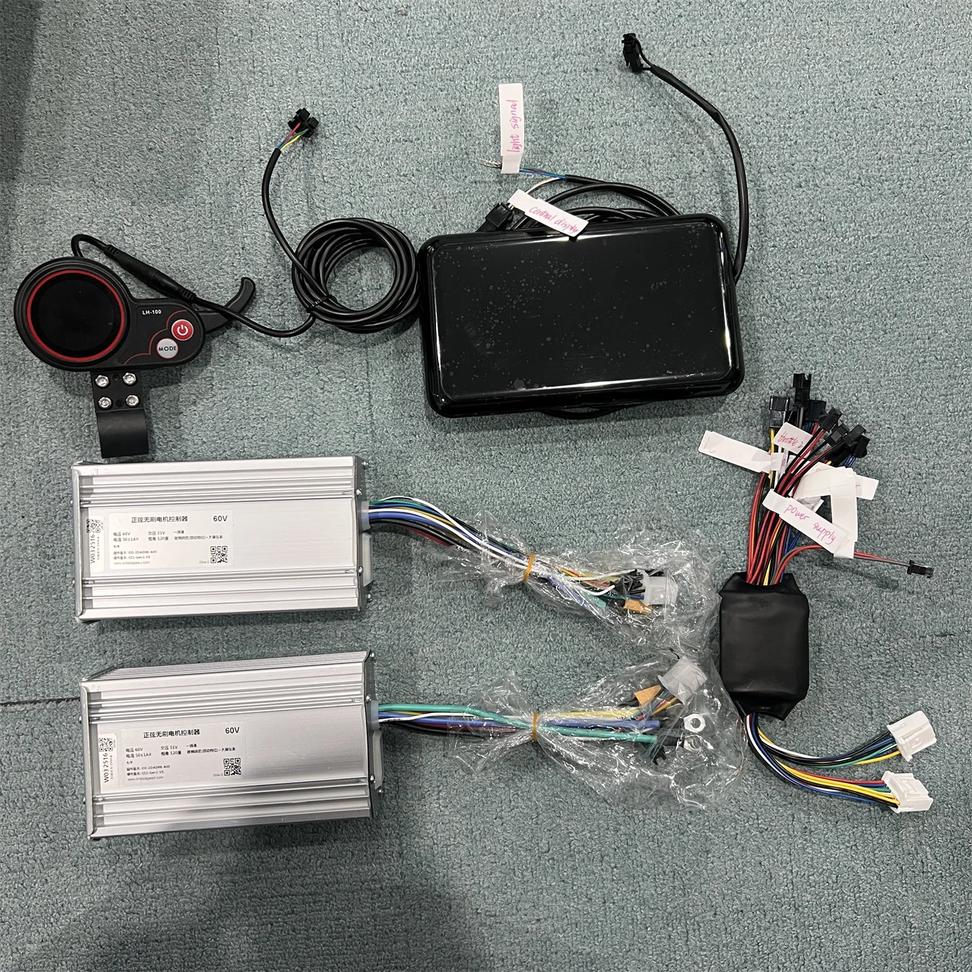 

60V 5600W 6000W Electric Scooter 50A Controller Set 12Mosfets Sine Ware Controller Good Quality With Central Screen