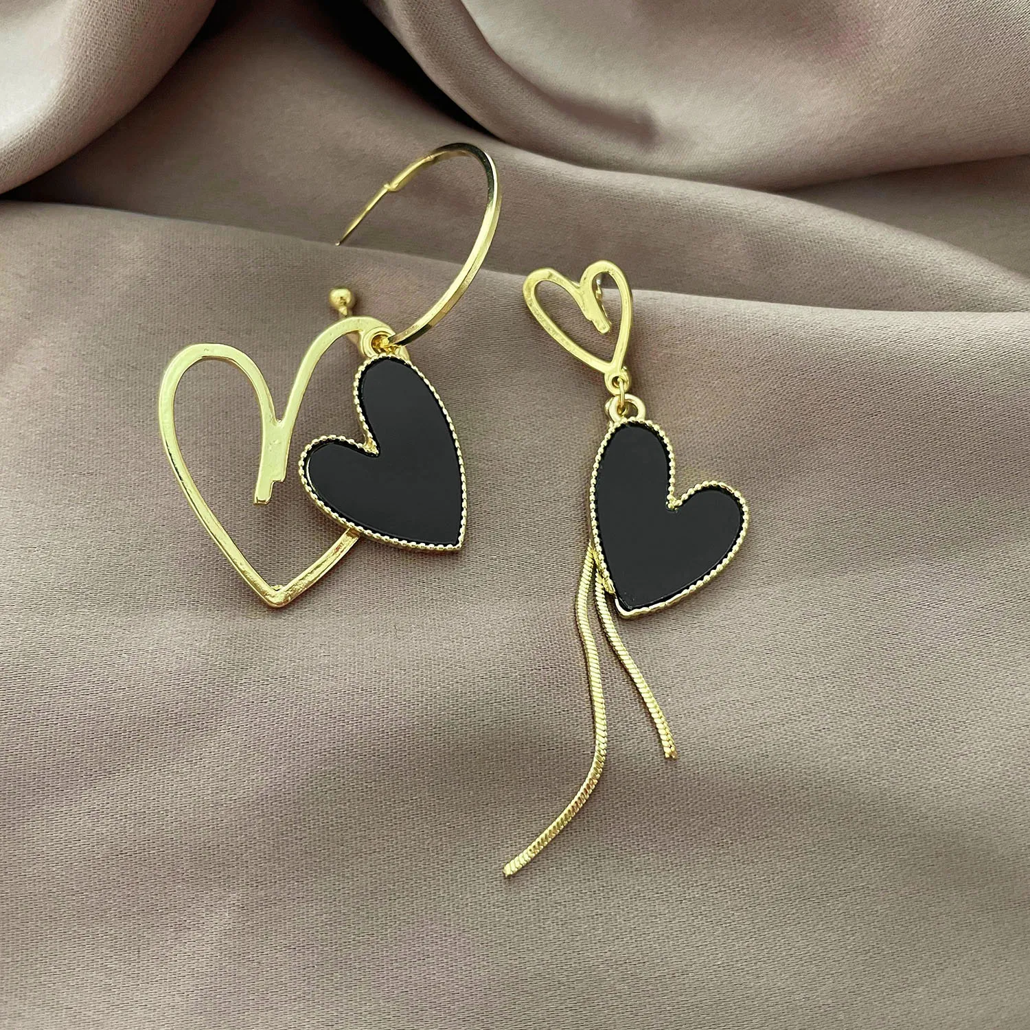 Korean Personality Black Heart Dangle Earrings For Women Asymmetric Long Tassel Drop Earrings Wedding Party Jewelry Gift