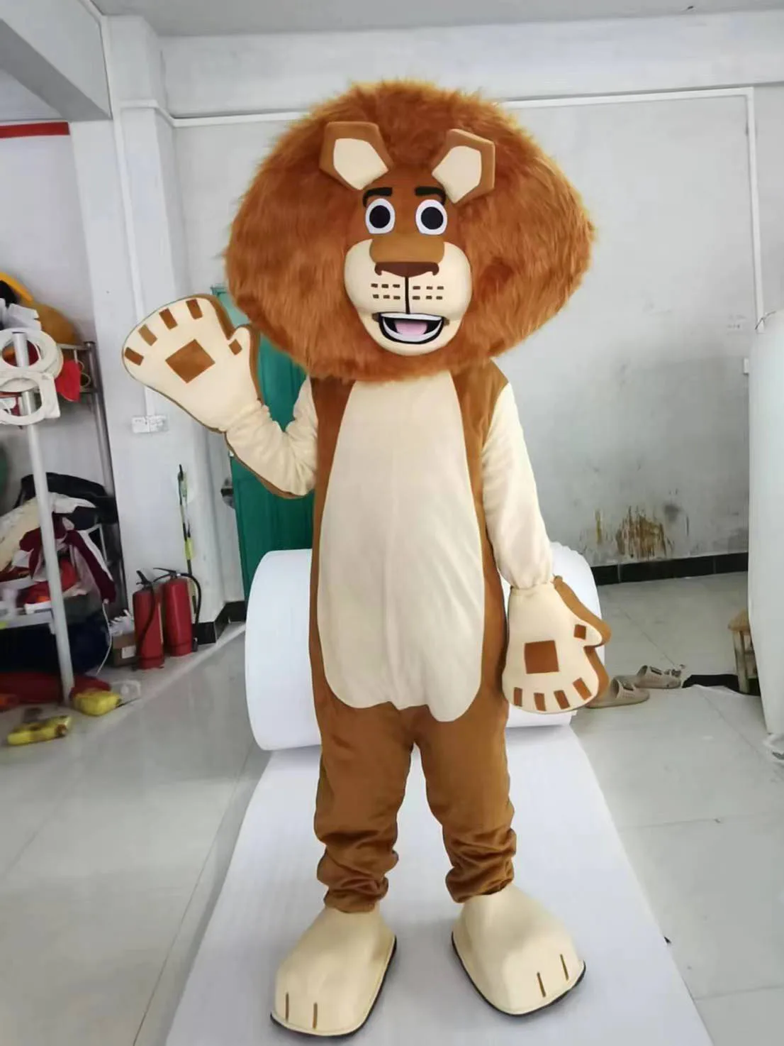 Africa leone giraffa mascotte Costume adulti Performance Cartoon Doll Fur peluche pubblicità Suit Animal Character Cosplay Outfits