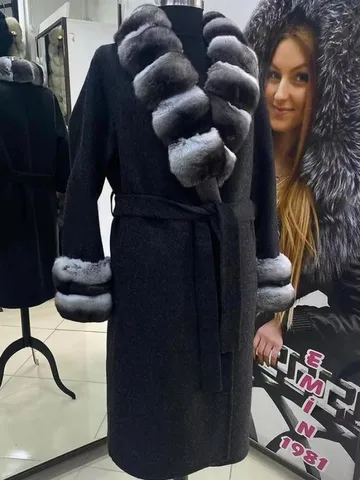 Женское зимнее пальто из натурального меха