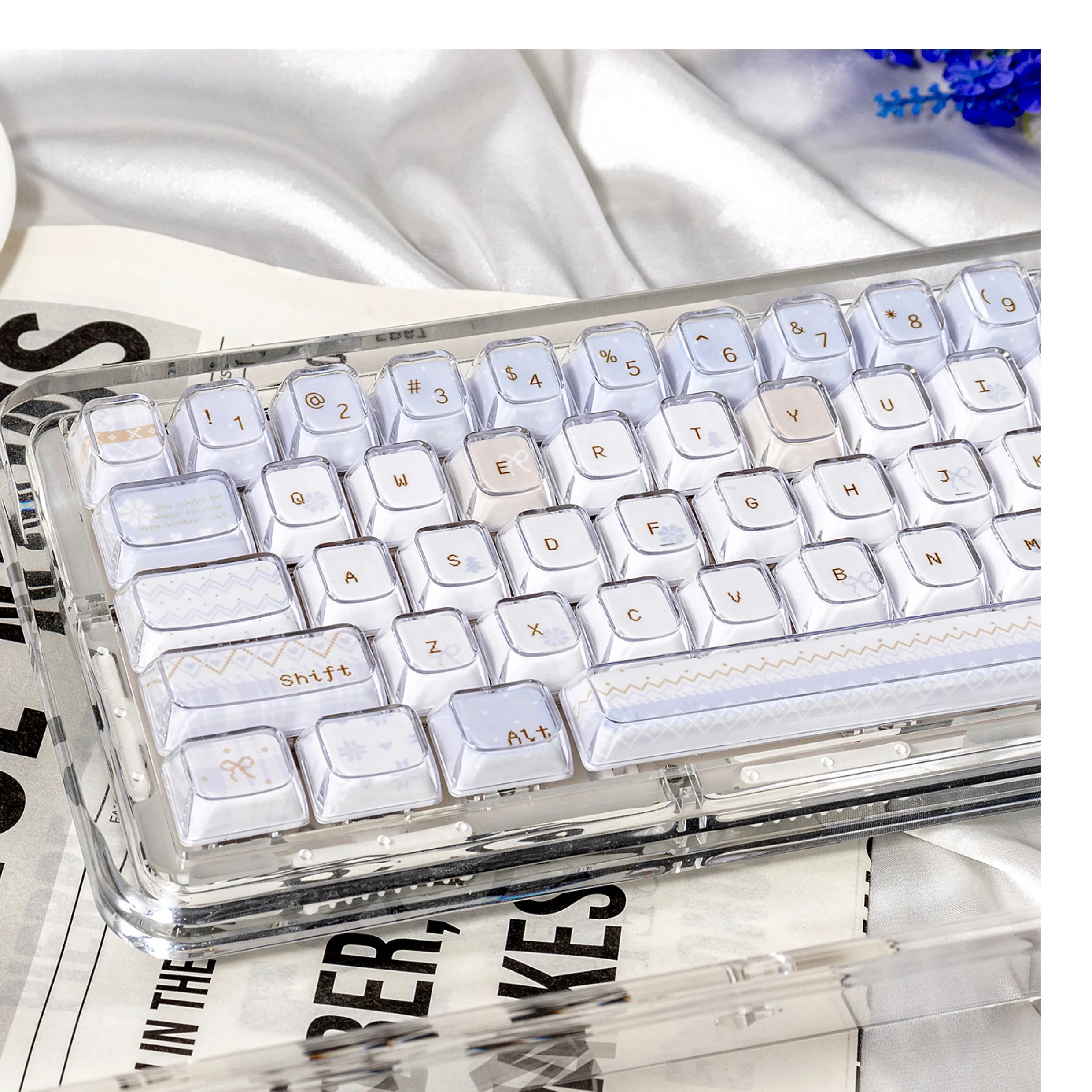 

Crystal Winter Letter keycaps Dye-Sublimate KDA Profile PBT+PC Keycaps Blue Custom For MX 65/75 Mechanical Keyboard