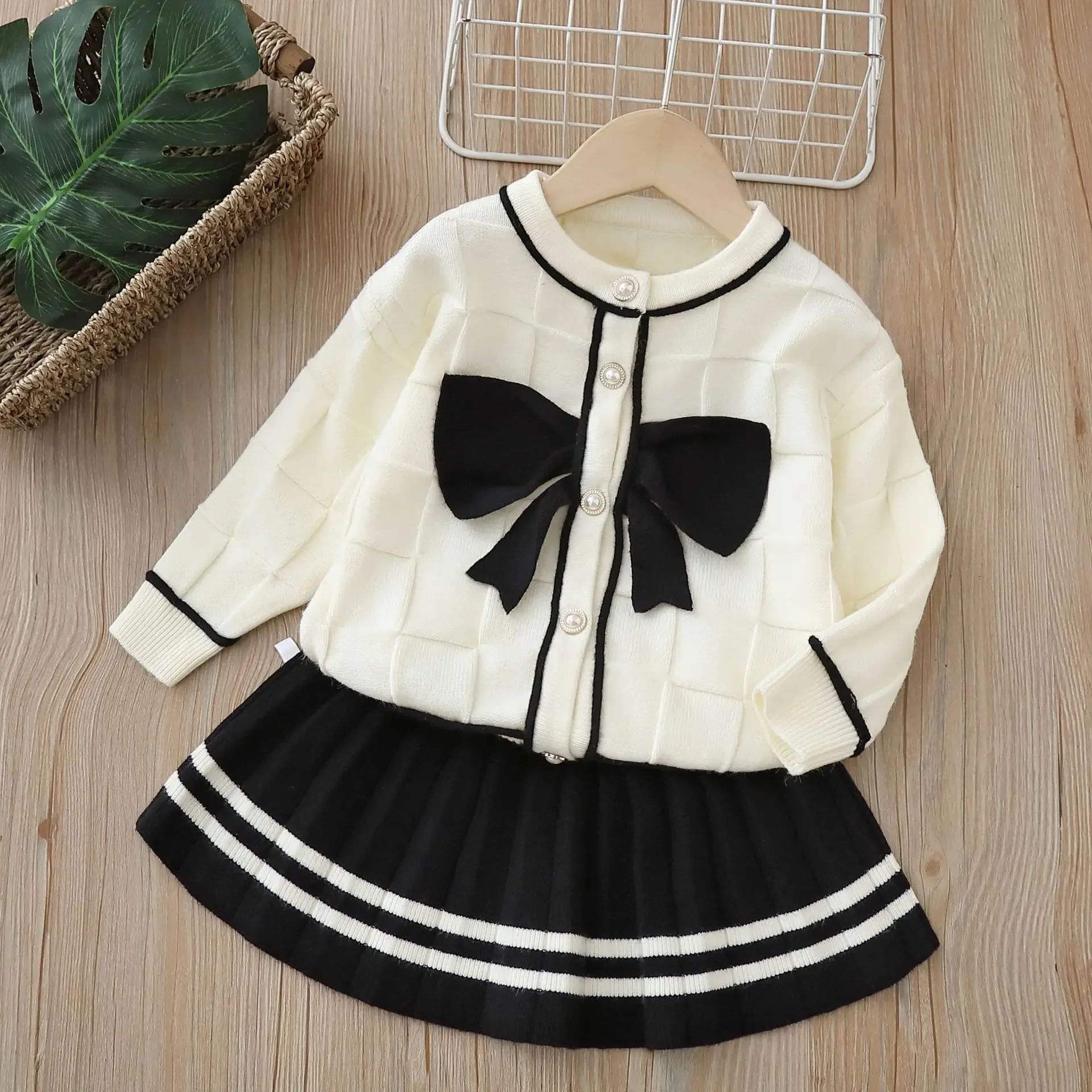 Winterset für Mädchen im koreanischen Stil – Strickjacke mit Schleife und Rautenstrick + Faltenrock |   2-teiliges Boutique-Outfit für Kinder, Kleidung für Mädchen