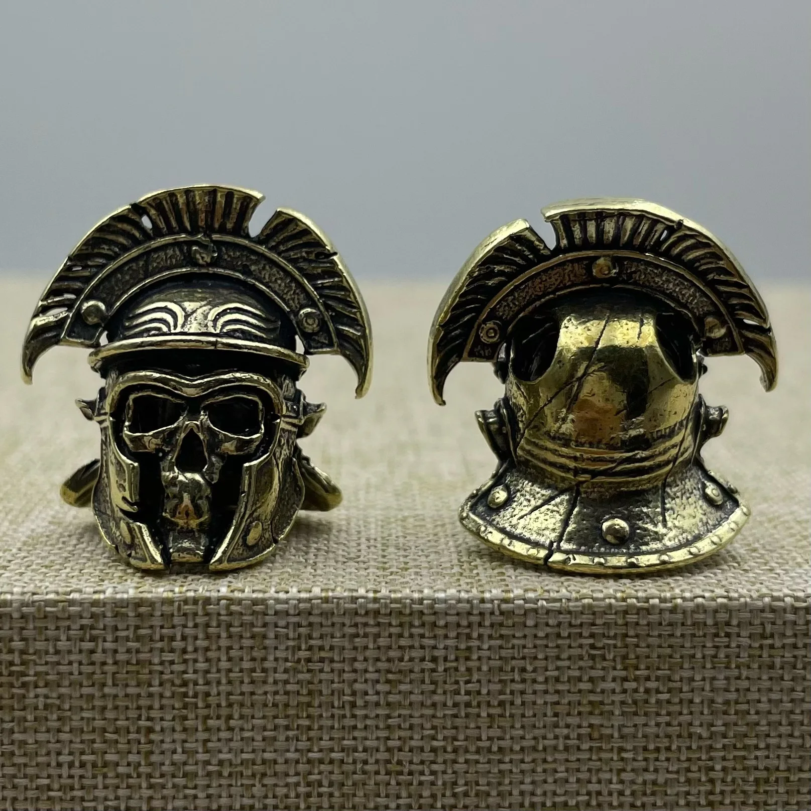 Bronze Skull Head Pendant Flashlight Pendant Paracord Keychain Charm DIY Weaving Car Key Ornament Luminous Pendant Decor