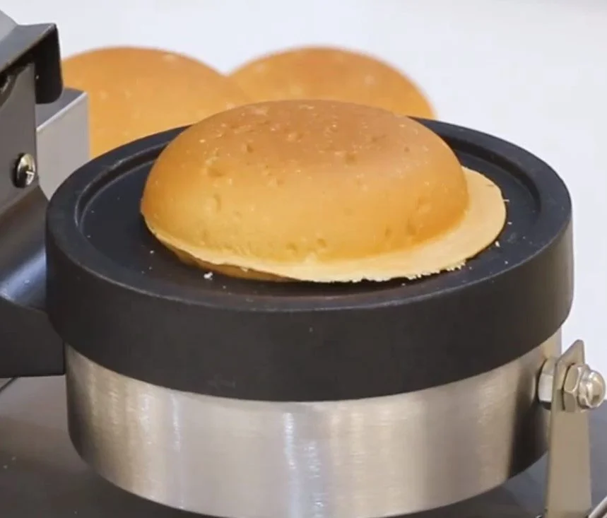 Commerciële Digitale UFO Burger Machine 110 V/220 V Nieuwe Staat Ijs Hamburg Maker Gelato Panini Druk Snack machine