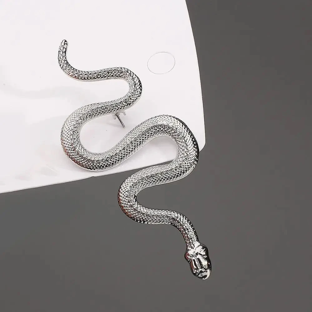 Snake Brooch 2024 New Women\'s Luxury Lapel Pin Gold Color Badge Wedding Dress Ornament