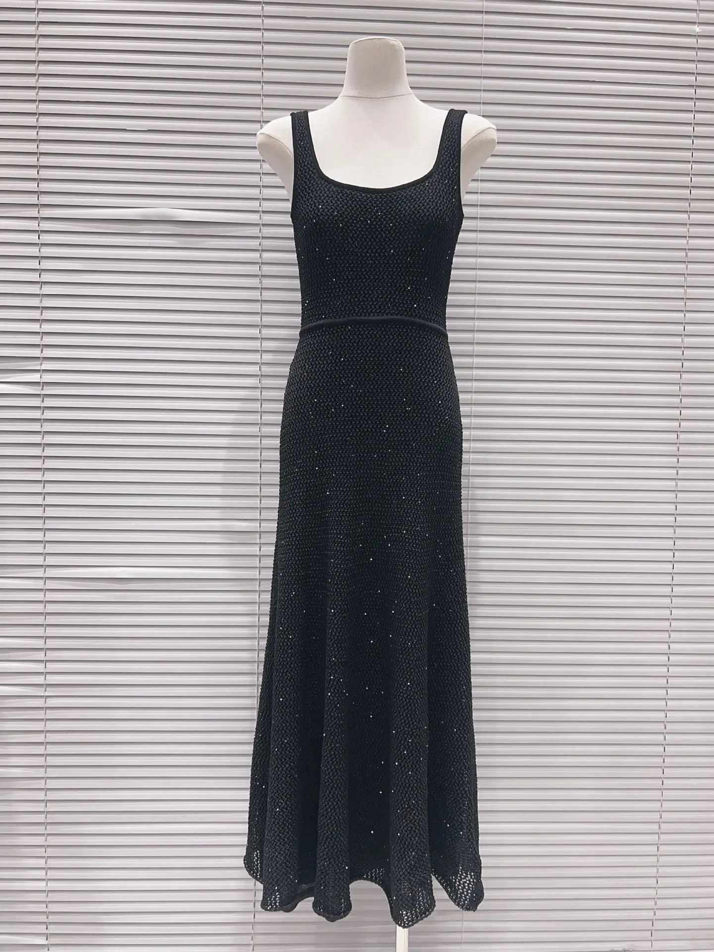 

High-End Version European Sle Heavy Embroidery Long Sve round Ne Knitted Cardigan Strap Dr Women Spring Faion Set