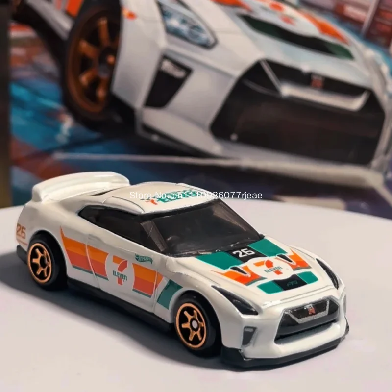 Hot Wheels x 7-Eleven 2026 Exclusive Edition | 1/64 Diecast 2017 Nissan GT-R R35 | Special White Wrap JDM Collectible Car Model