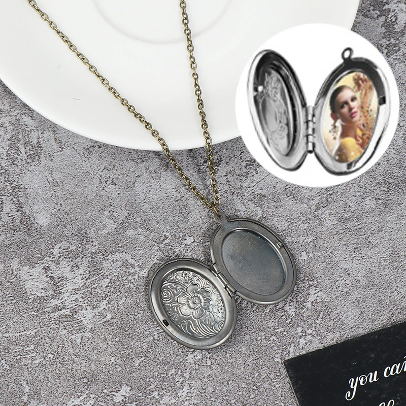 Carved Flower Stripe Locket Pendant Necklace Vintage Brass Opening Photo Box