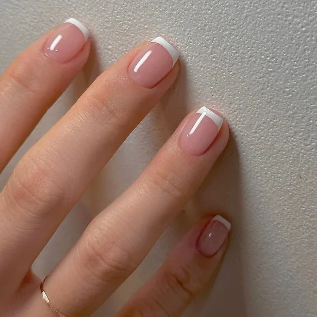 

24pcs Short Square French Style Women's Fake Nails White Press on Nails Bare and Minimalist Short Nails for Women and Girls