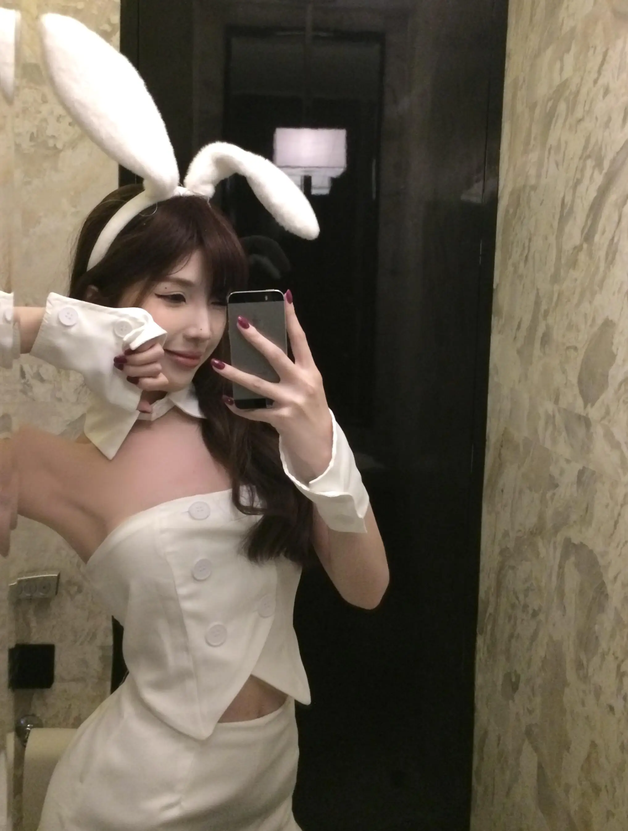 

Белый кролик, горячая девушка, топ с задержкой на талии, юбка из органзы, весна-лето, карнавальный костюм, женский модный комплект, V-ne o...