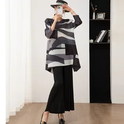 Miyake-traje plisado para mujer, conjunto de dos piezas a la moda, nuevo estilo estampado, Top de longitud media, pantalones de pierna ancha, otoño e invierno, 2023