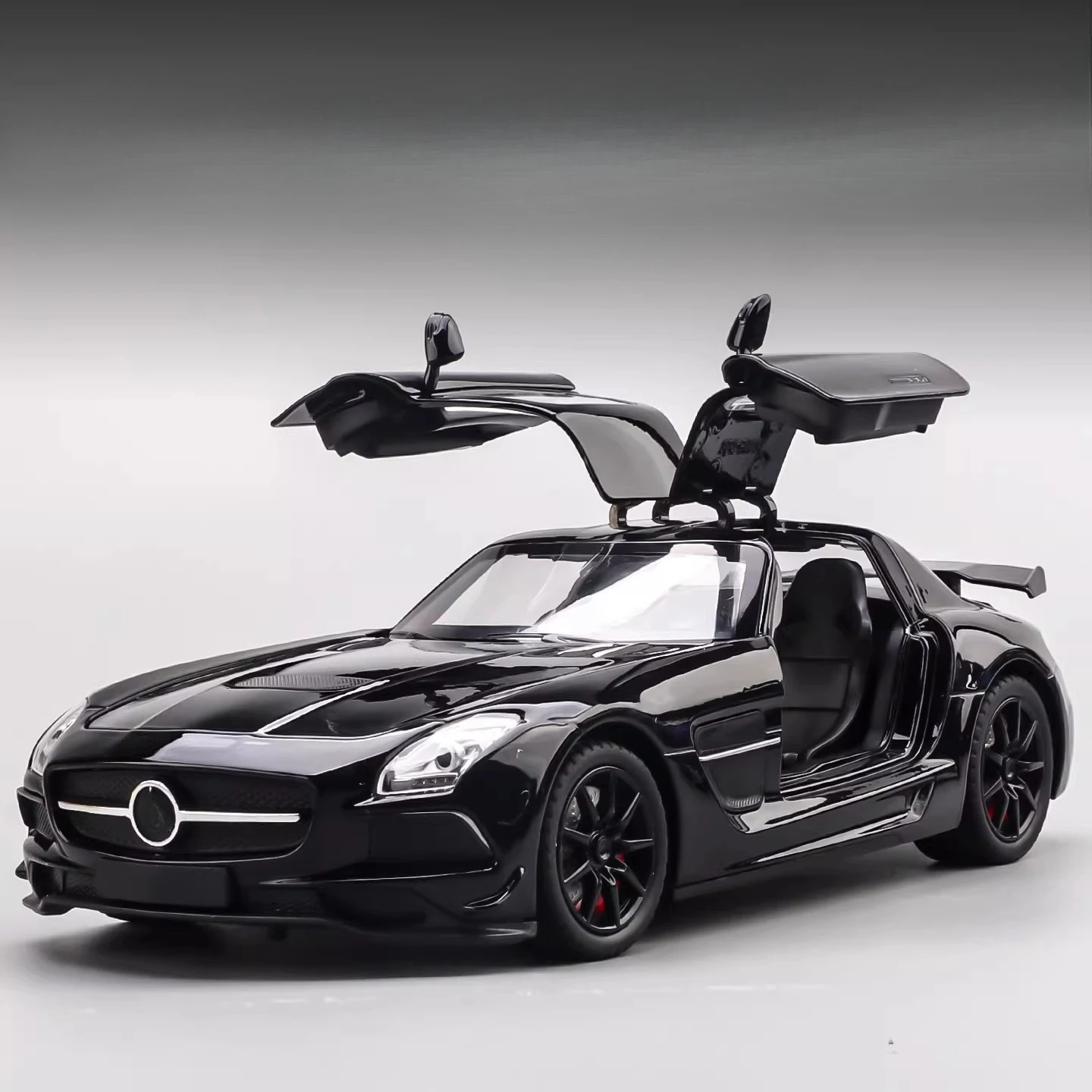 

1:24 SLS Super Sports Car Alloy Diecast Model Metal Car Sound & Light Pull Back Collection Hobby Decorations Birthday