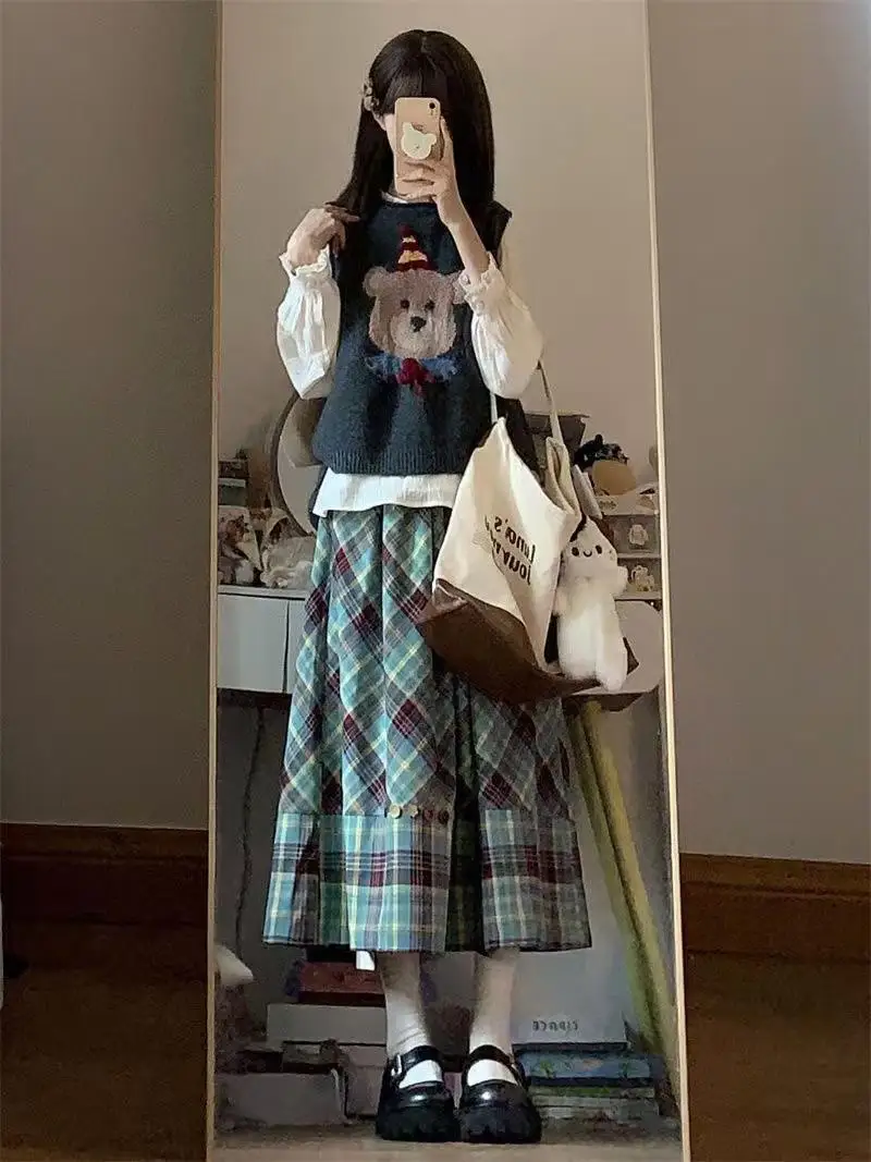 

Вязаный жилет с милым медведем, топ, женский комплект с юбкой в клетку, японский студенческий модный осенне-зимний наряд