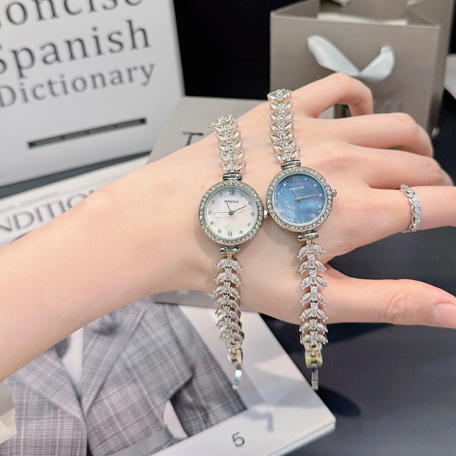 Mermaid Design Full Diamond Women's Watch Top Luxury Fashion Personality Quartz Watch Niche Casual Daily Bracelet Women's Watch