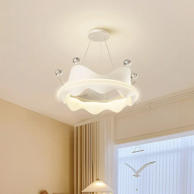 子供たち、クリーム色の風、寝室、シャンデリア、王冠、マスターベッドルーム、クリスタル