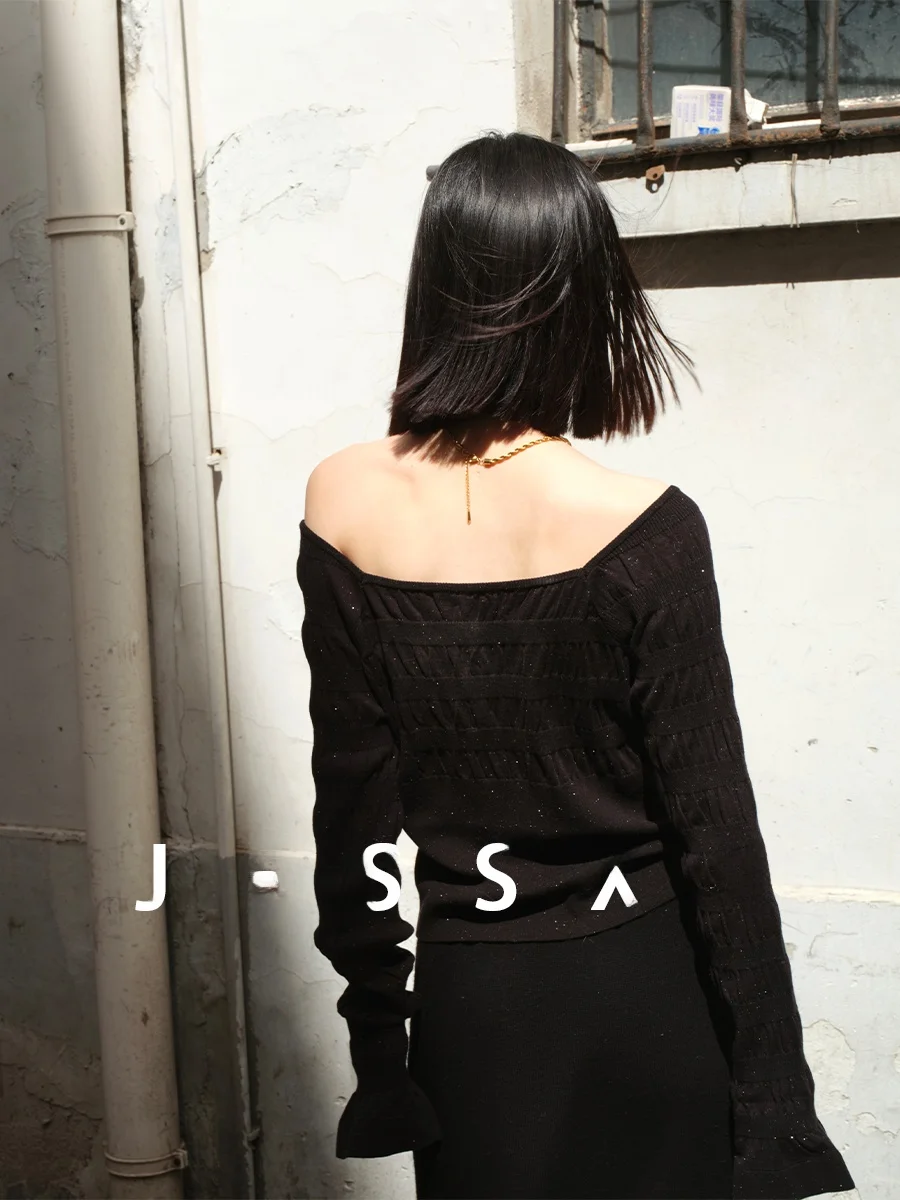 

Shiny Starlight Rcelle Cotton Folded Princess Sleeve Square Collar Black Inner Knitted Sweater Women's Commute Style Long Sleeve