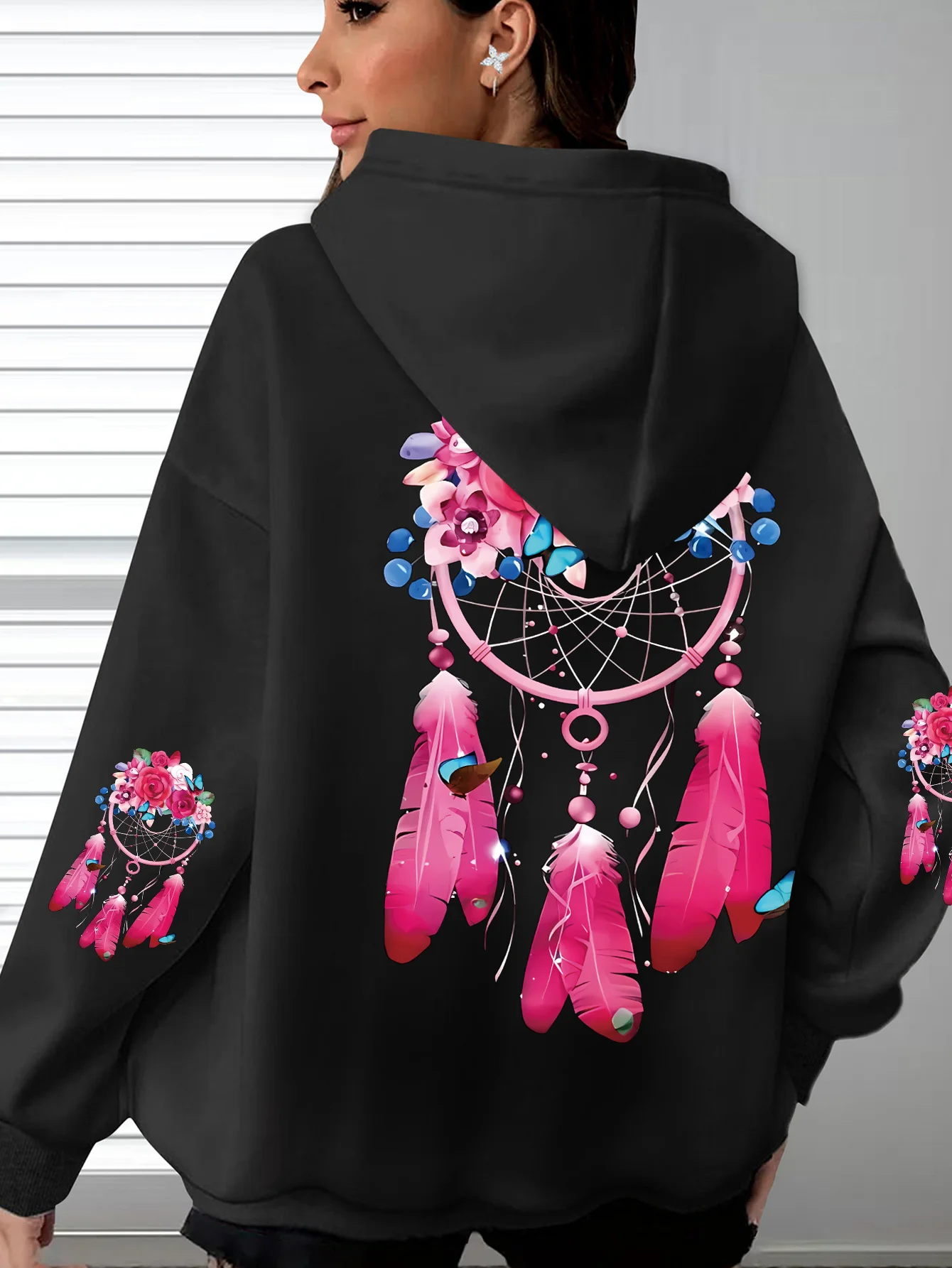 Women Dreamcatcher Floral Feather Graphic Hoodie Long Sleeve Loose Casual Boho Style Back Print Pullover Sweatshirt