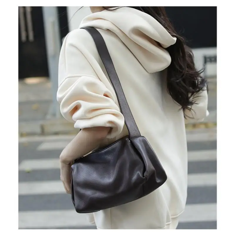 New Genuine Leather Women Bag Simple Crossbody Bag Top Layer Cowhide Casual Small Bag Pillow Bag in European and American Style