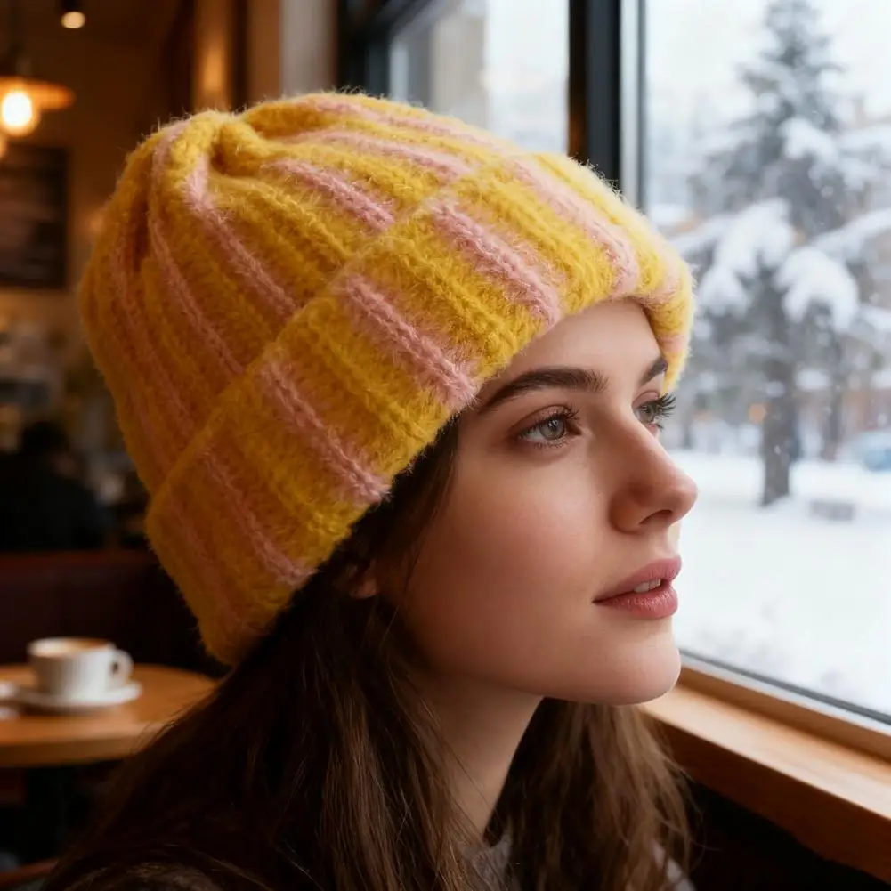 Полосатая вязаная шапка Женская вязаная шапка Красочная полосатая зимняя вязаная шапка для активного отдыха Мягкий на ощупь пуловер без полей для погоды