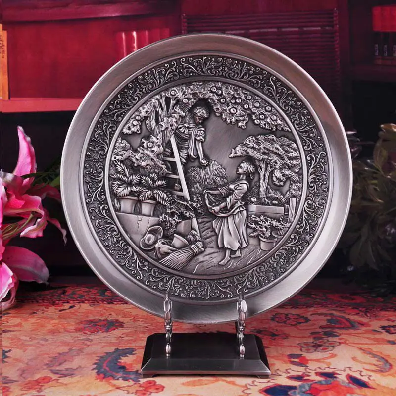 European Creative Wine Cabinet Ornament Fruit Plate Ornament Russian Style High-end Kanpan Metal Living Room Decoration