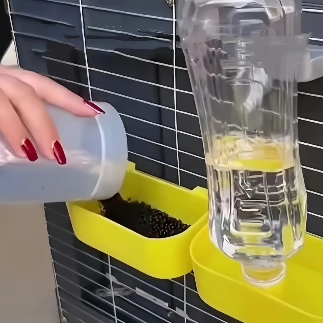 Kreativer Vogel-Wasserspender & Futterautomat für Papageien und Tauben, Hängender Trinkbecher aus Kunststoff für Vogelkäfige, Spezielle Vogelpflege-Ausstattung – Detail 7