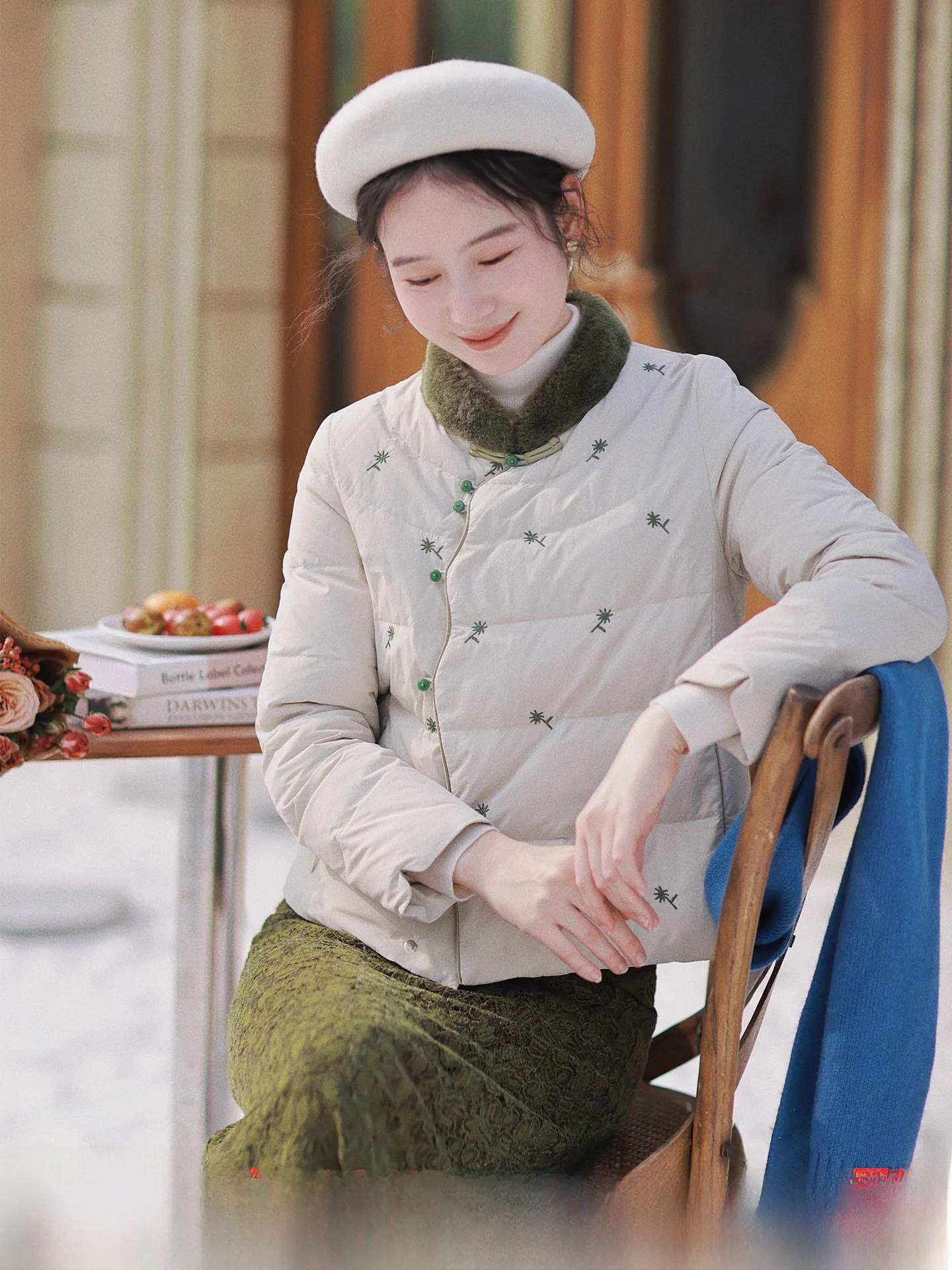 

Красная женская стеганая куртка с вышивкой в китайском стиле, утепленная, с узором кактус, новинка зимы