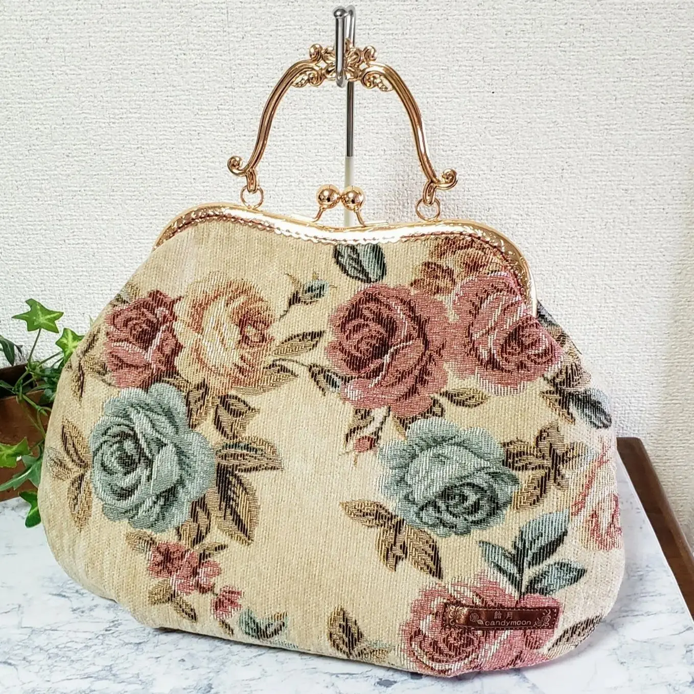 

Lost in Vintage Jacquard Embroidered Metal Frame Large Purse Flowers Handbag and Wallet Set Embroidery Bags Evening Clutch