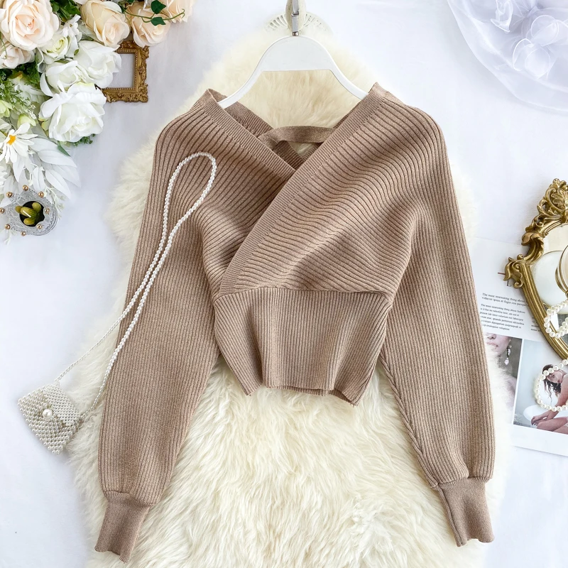 

spring/autumn New Sexy V-neck Fashion Bright Silk Sweater Women's Autumn Bat Sleeves Short Waist Bottoming Shirt Winter Clothes