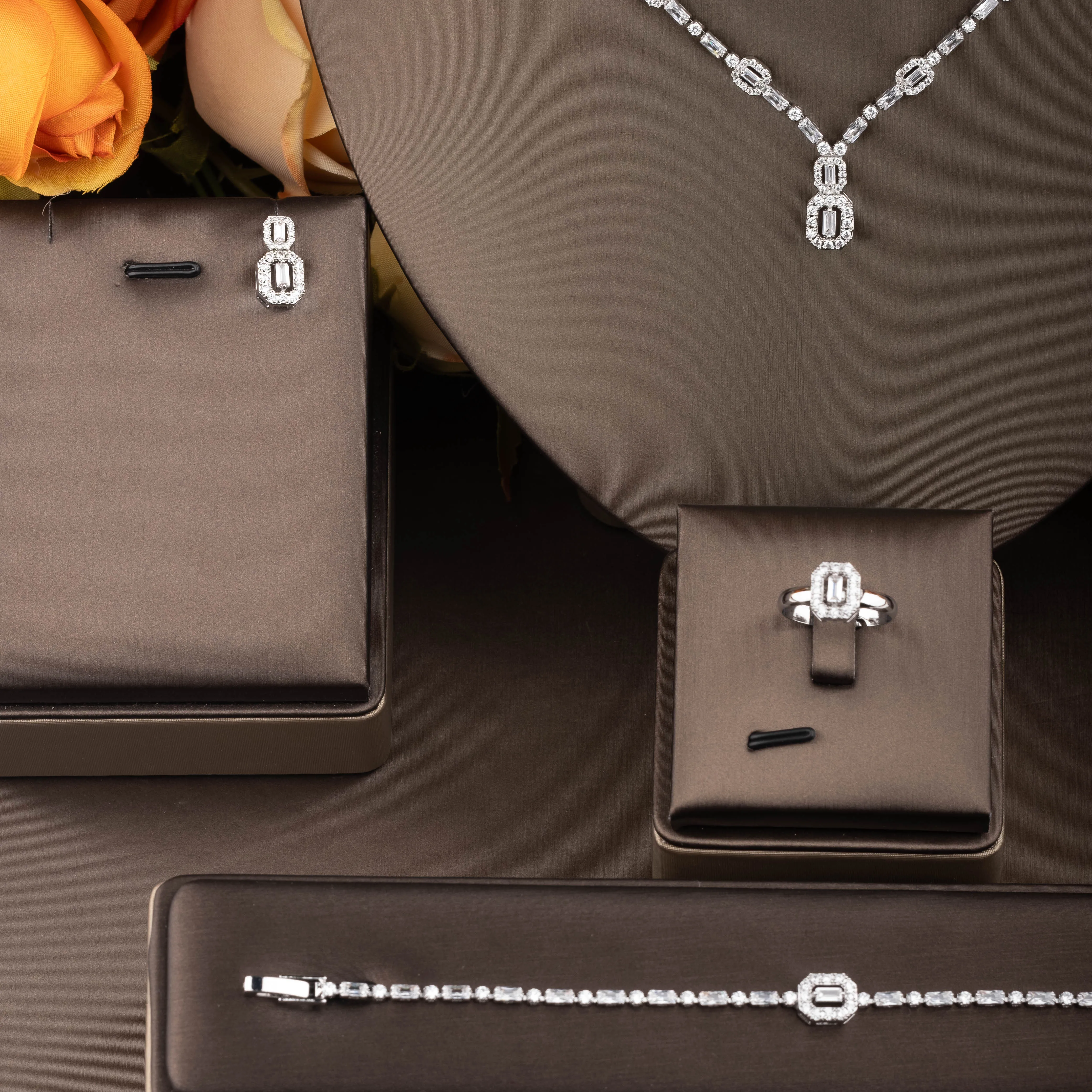 1 set of minimalist style jewelry set with cubic zirconia in a rectangular design, suitable for women to wear at parties and banquets. Gift box not included