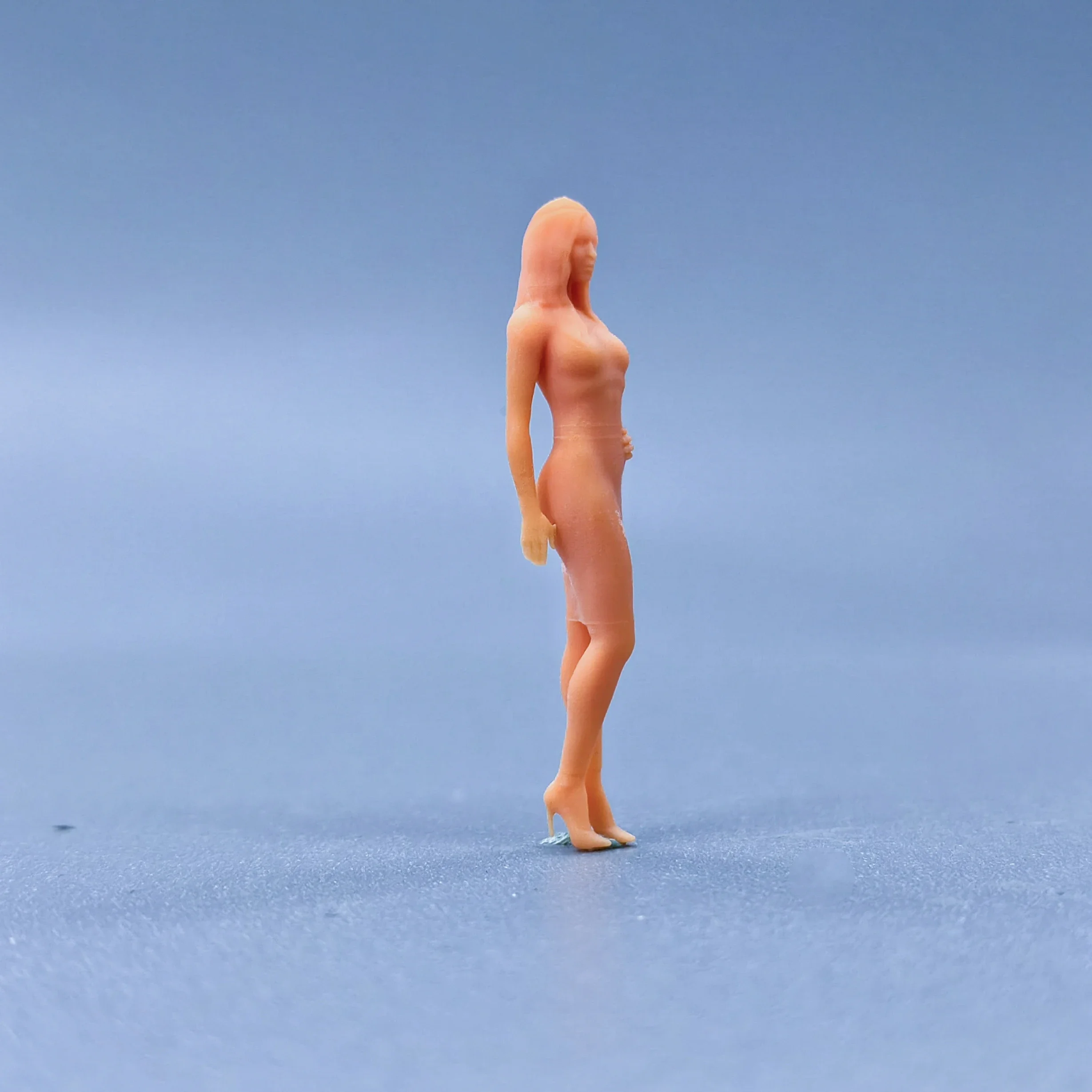 1/87 1/64 1/43 Figurines Scale Model Resin Female with Waist Insertion Uncolored Miniatures Diorama Hand-painted L306