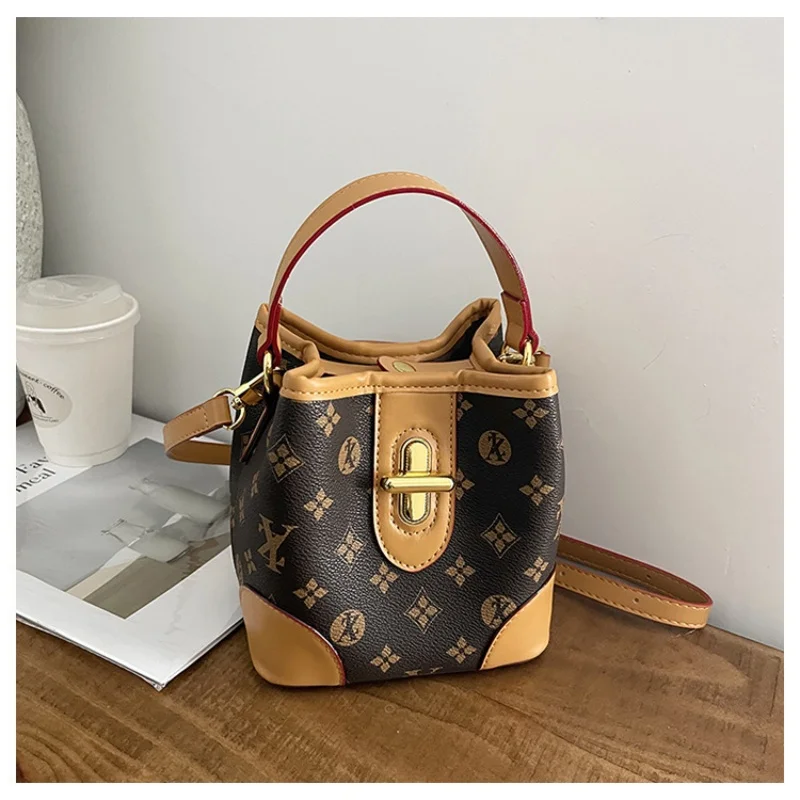 

Light luxury women's handbag, retro carriage drawstring bucket bag, 2026 new style bag, high-end single shoulder crossbody bag