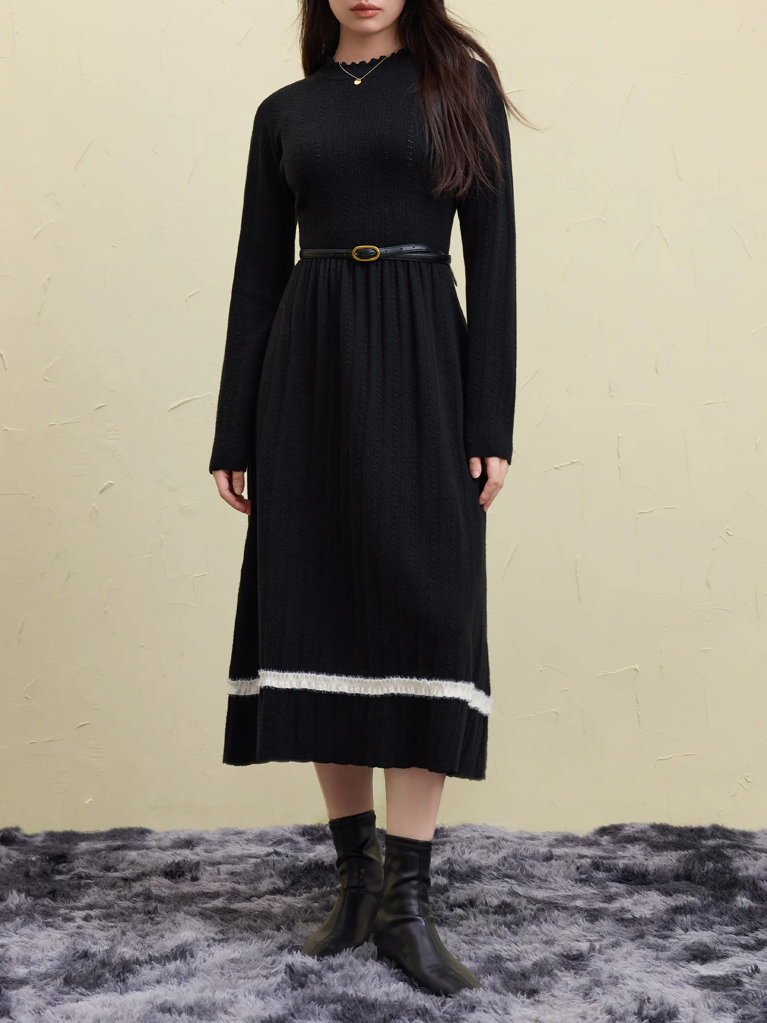 DUSHU Plus Size Knitted Black Dress 2024 Winter New Design Commuter Fashion Hepburn Style Dress Office Lady Outfit 24DS84230