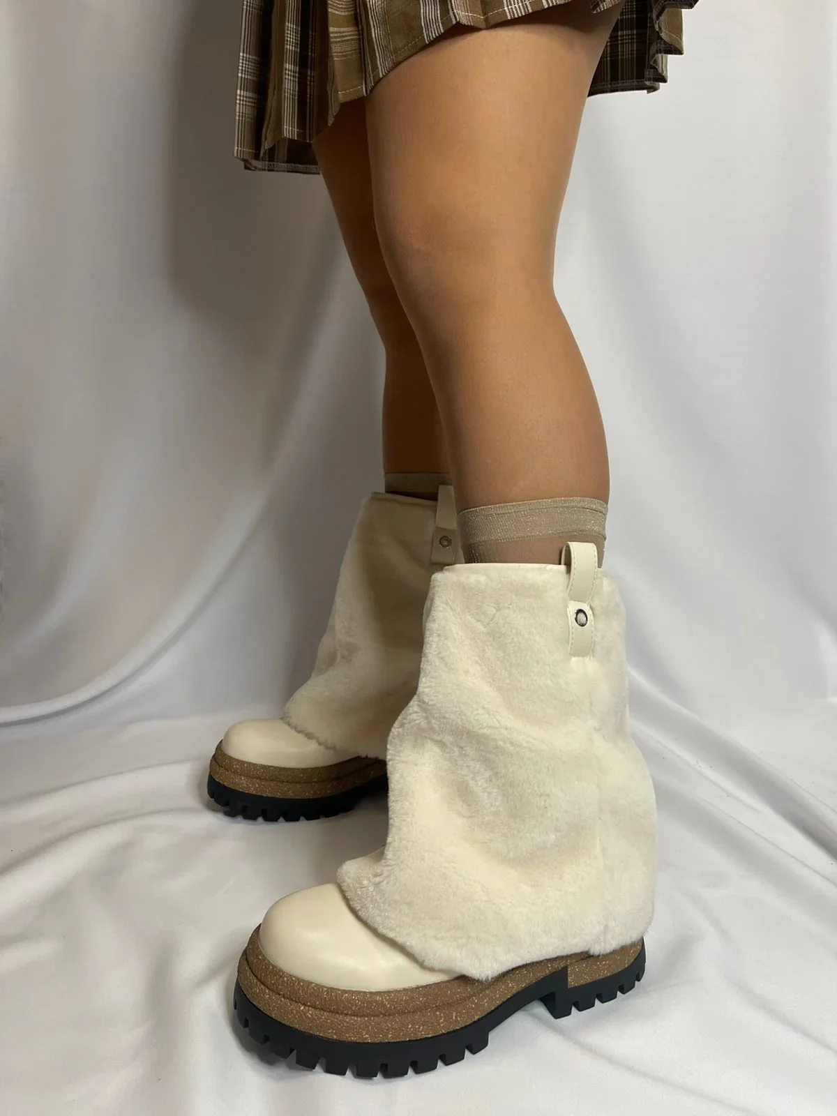 White fur flod thick sole mid calf boots platform leather Camouflage winter new in snow boots women's luxury designer shoes view 3