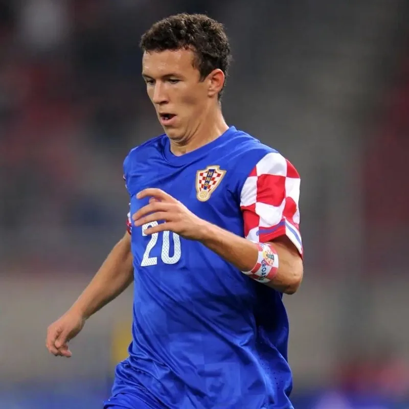 

2011-12 Хорватии Трикотажные изделия Хорватии Версия болельщика национальной сборной Футбольный трикотаж Modric