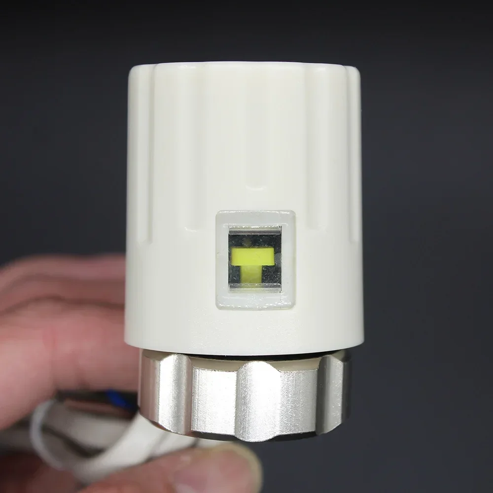 바닥 난방 시스템 부품의 매니 폴드용 정상 개방 열 전기 액추에이터, 230V 라디에이터 밸브 바닥 온도 조절기