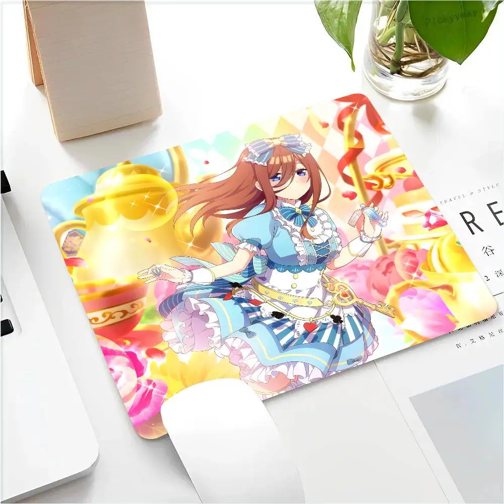 Miku Nakano Quintuplets Anime Mousepad Small LockEdge Mouse Pad For Gamers Computer Desk Pad Rectangular Anti-slip Rubber