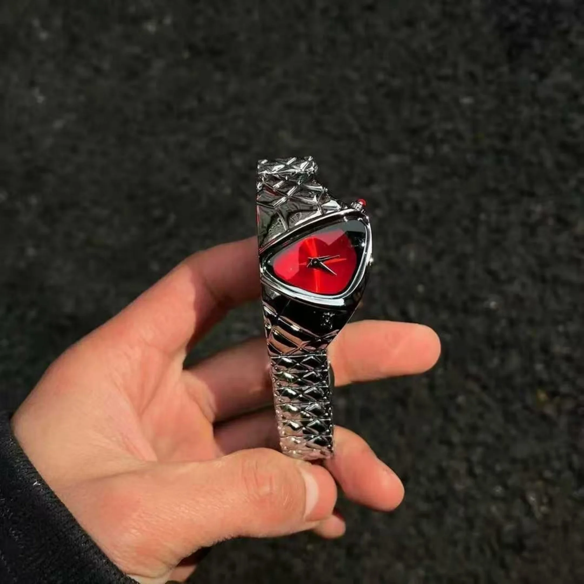 Einzigartige Herren-Quarzuhr m – Watch Triangle Luxury Bewertung und Preis