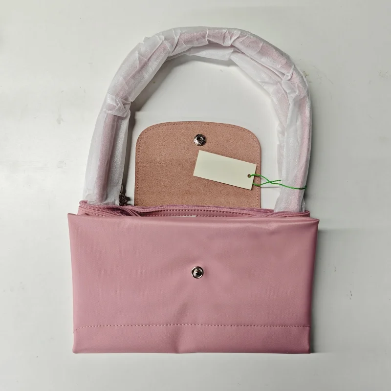 petal pink