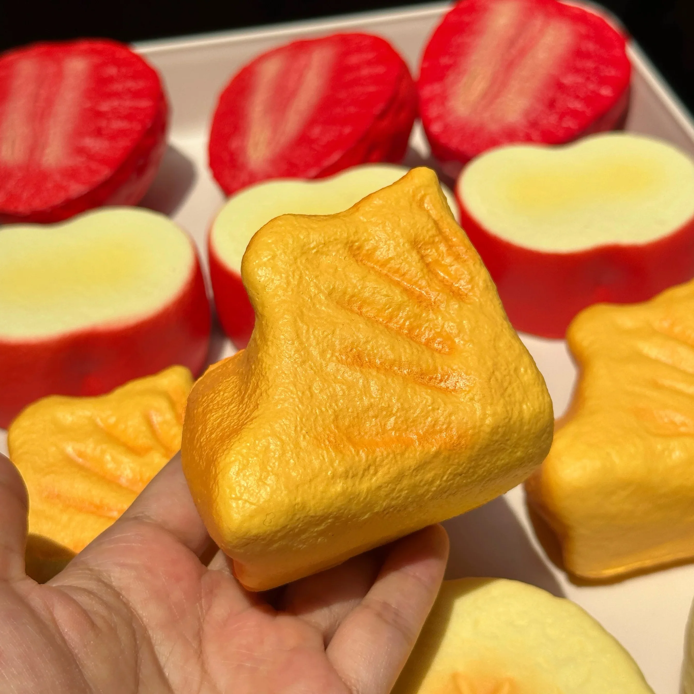 Juguetes de rebote lento de PU de fruta de simulación, plátano realista, manzana, fresa, piña, apretar, alivio del estrés, pellizco, Fidget blando